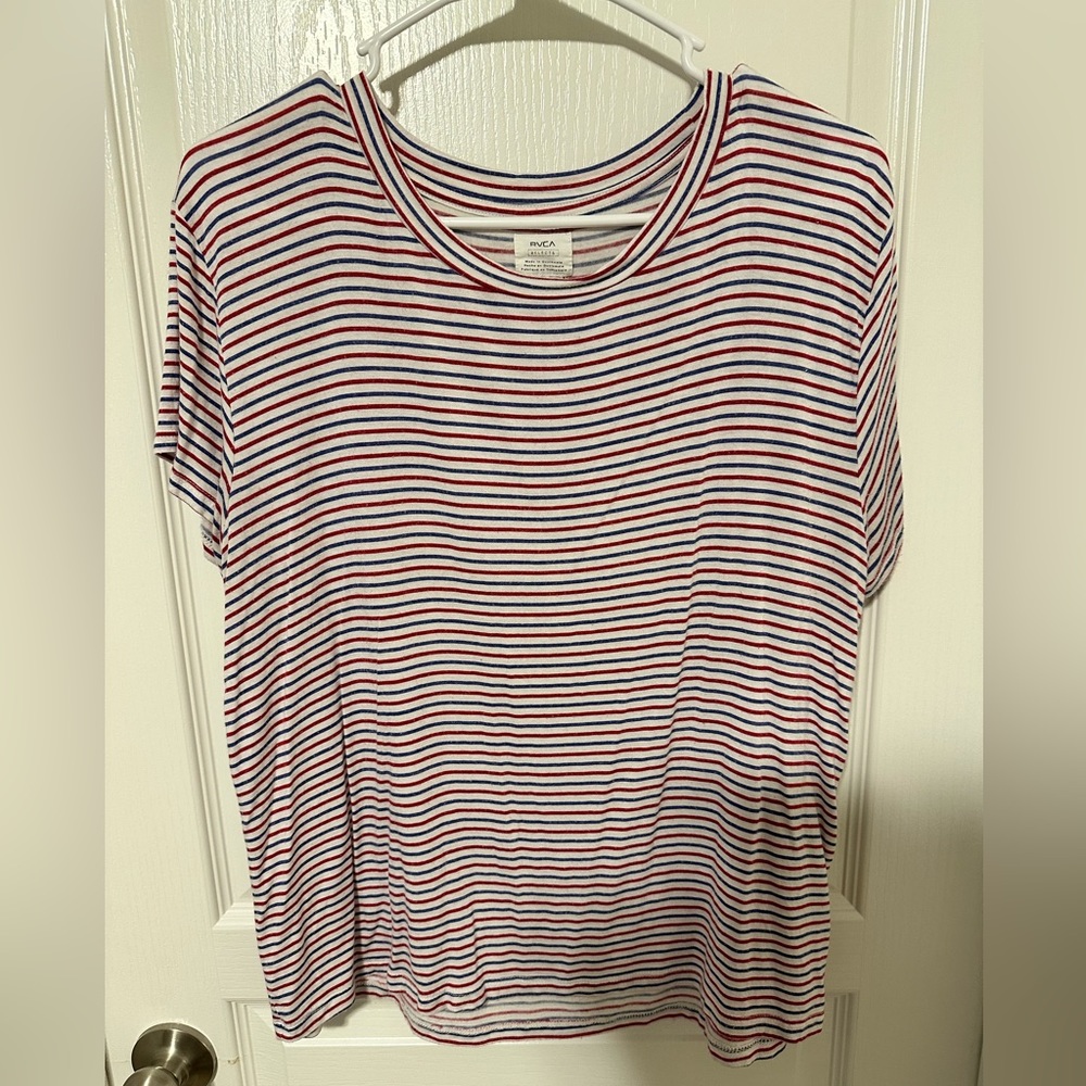 RVCA size M ultra soft tee